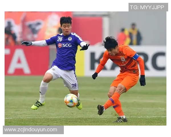 南定足球队与河内足球俱乐部激战正酣精彩赛事回顾与分析